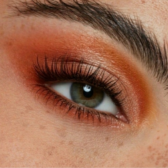 MORPHE- HEATSEEKER Eyeshadow Artistry Palette 18H Limited Edition - Picture 4 of 11